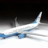 Сборная модель ZVEZDA Пассажирский авиалайнер Боинг 737-700 С-40B, 1/144